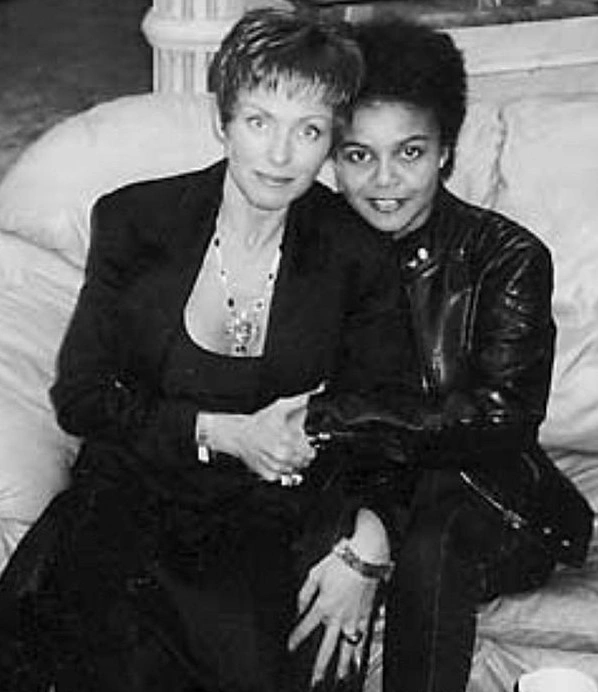 Антоника Доменгуж и Ирина Понаровская