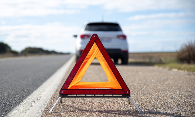 Прокол шины на дороге: экстренное решение без запаски Прокол шины на дороге: экстренное решение без запаски