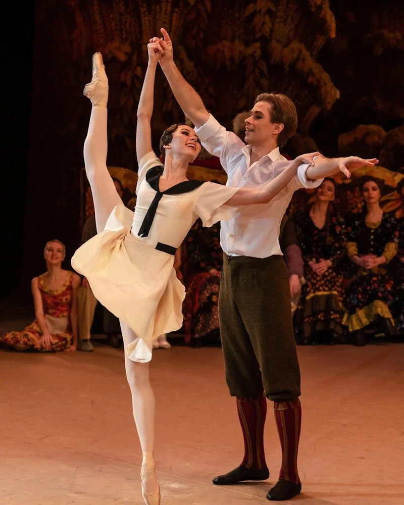 Елизавета Кокорева и Артем Овчаренко