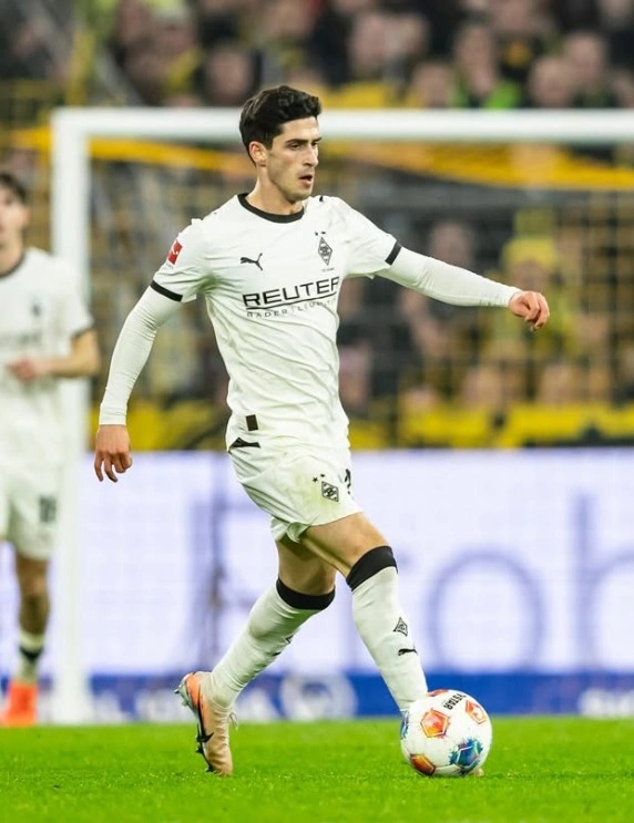 Грант-Леон Ранос — нападающий немецкого клуба «Боруссия»