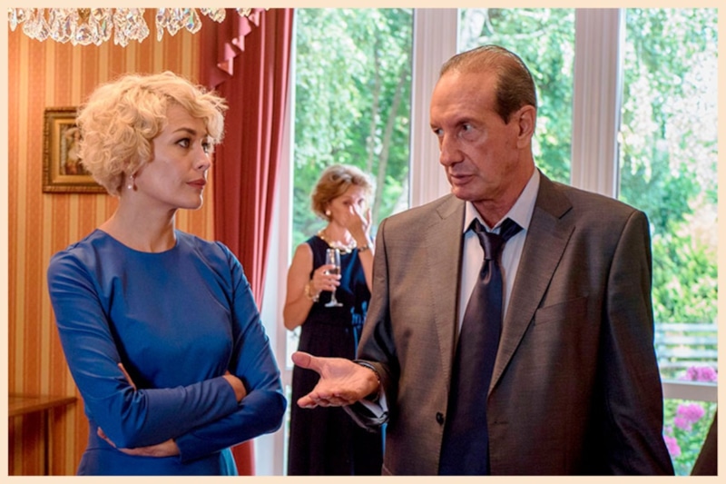 Кадр из сериала «Коммуналка»