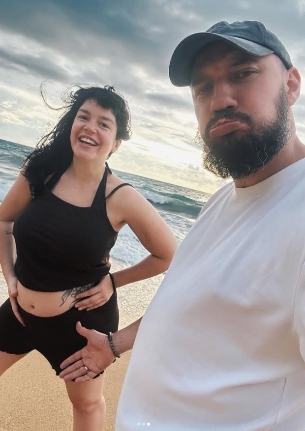 Беременная Хильда Кармен с мужем Булатом