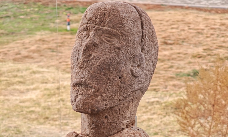 Древние скульптуры: человеческие лица Древние скульптуры: человеческие лица