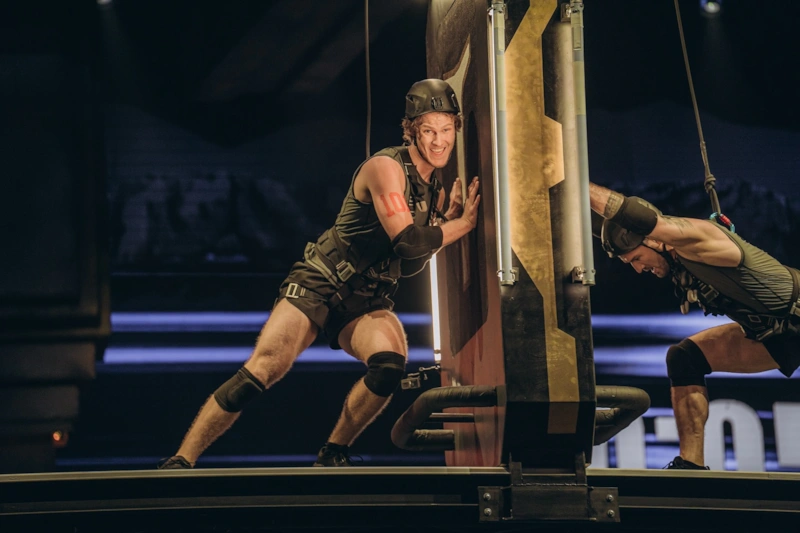 Участник 3 сезона шоу «Титаны» Евгений Генин