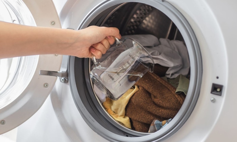 Нашатырный спирт для стирки: домашний лайфхак Нашатырный спирт для стирки: домашний лайфхак