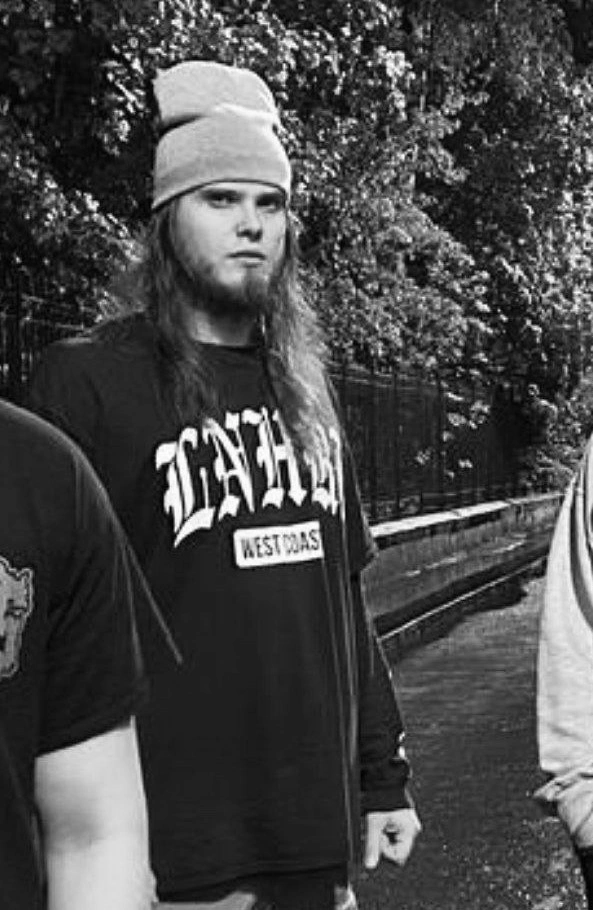 Александр Кузнецов — гитарист группы Nerfreak Александр Кузнецов — гитарист группы Nerfreak