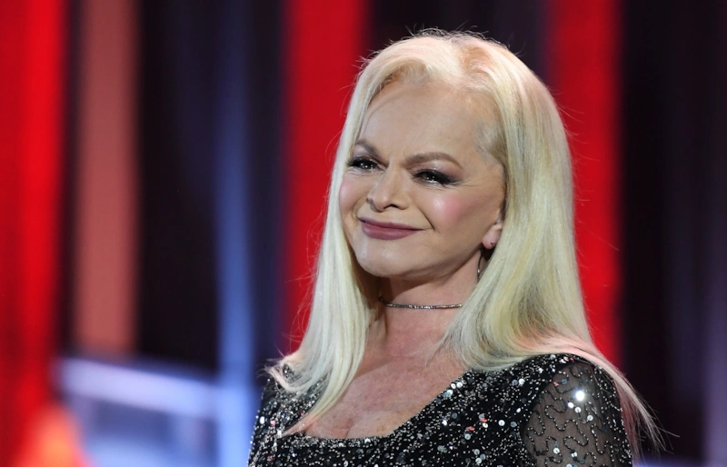 Лариса Долина пообещала вернуть деньги за квартиру Лариса Долина пообещала вернуть деньги за квартиру