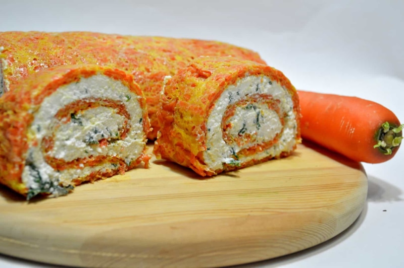 Оригинальный десерт: морковный рулет