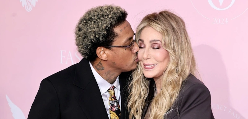 Шер выходит замуж за молодого бойфренда накануне 80-летия Шер выходит замуж за молодого бойфренда накануне 80-летия