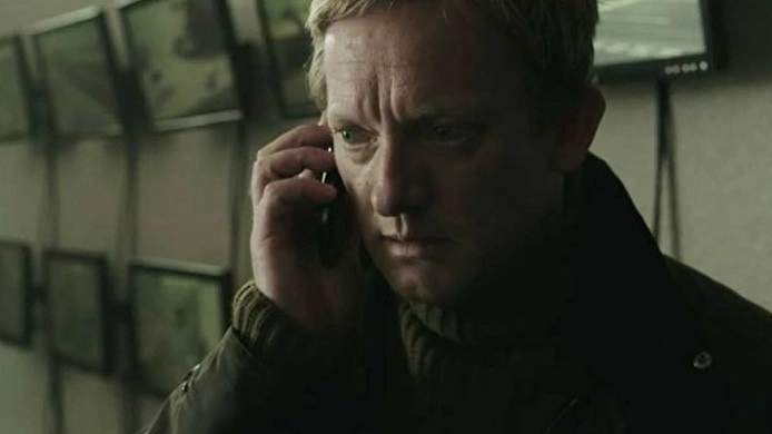 Дуглас Хеншэлл в сериале «Шетланд» Дуглас Хеншэлл в сериале «Шетланд»