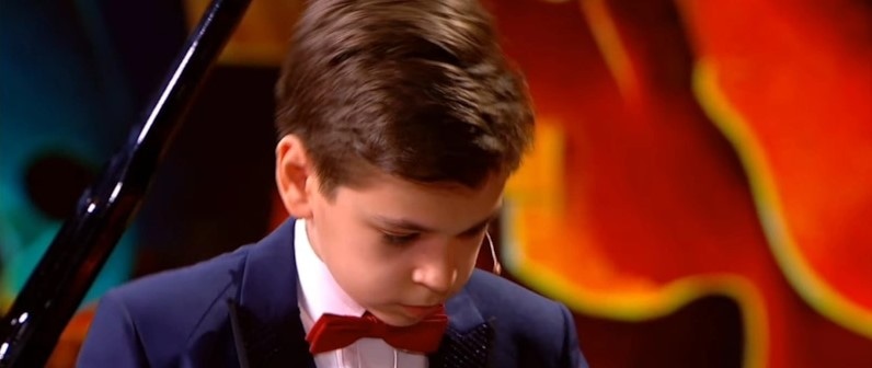 Андрей Гончаров в шоу «Удивительные люди»