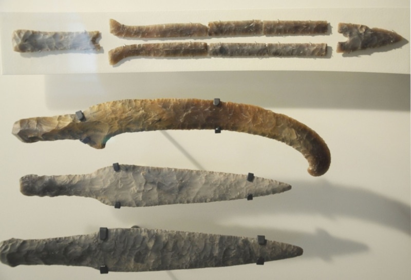 Неандертальцы в Менвиле: стоянка и артефакты