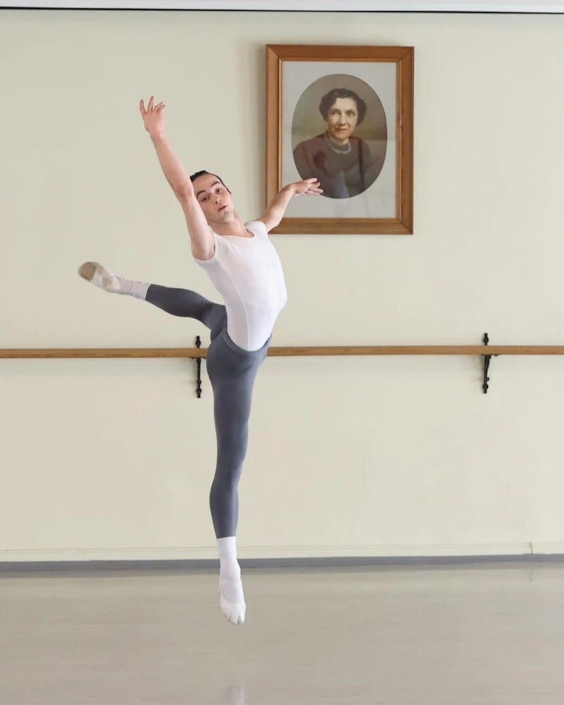 Артист балета Георгий Варнава