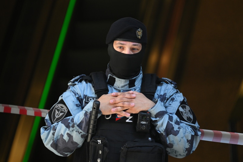 Силовики сорвали вечеринку с Хакамадой