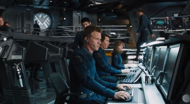 Уоррен Коул в фильме «Мстители»