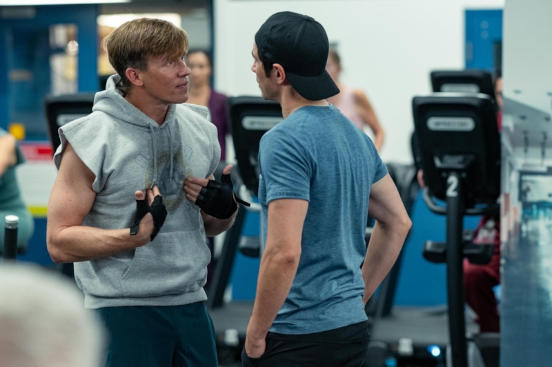 Уоррен Коул в сериале «Шершни»