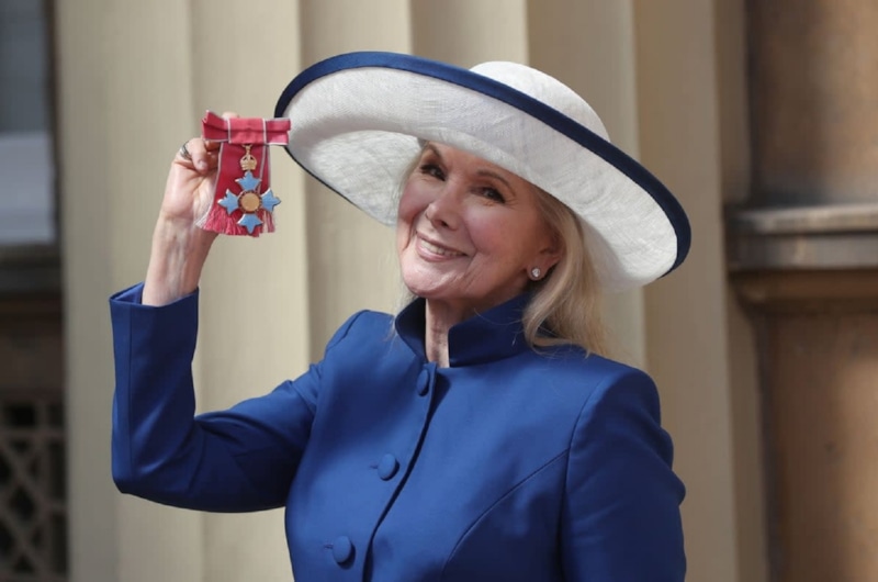 На актрису "Саги о Форсайтах" Сьюзен Хэмпшир напали в метро Лондона На актрису "Саги о Форсайтах" Сьюзен Хэмпшир напали в метро Лондона