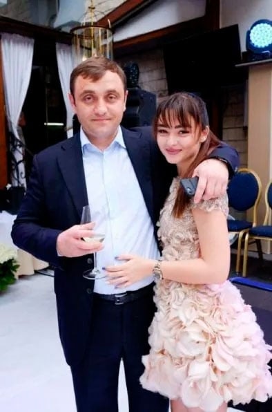 Армен Саркисян и дочь Эмилия Армен Саркисян и дочь Эмилия