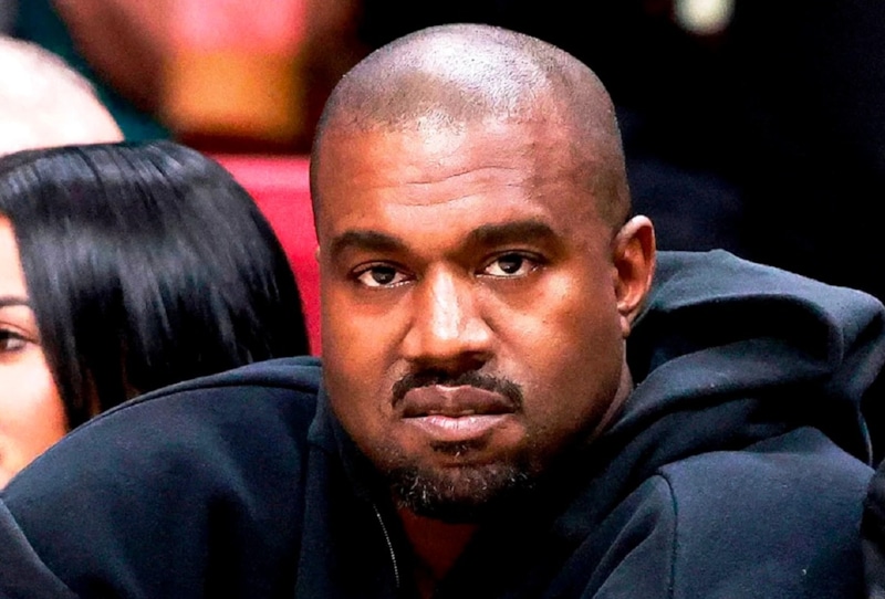 Канье Уэста с женой выгнали с церемонии «Грэмми» и доставили в полицию Канье Уэста с женой выгнали с церемонии «Грэмми» и доставили в полицию