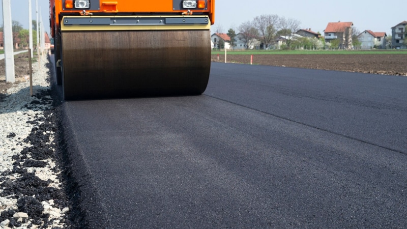 Самозаживляющийся асфальт: прорыв в строительстве