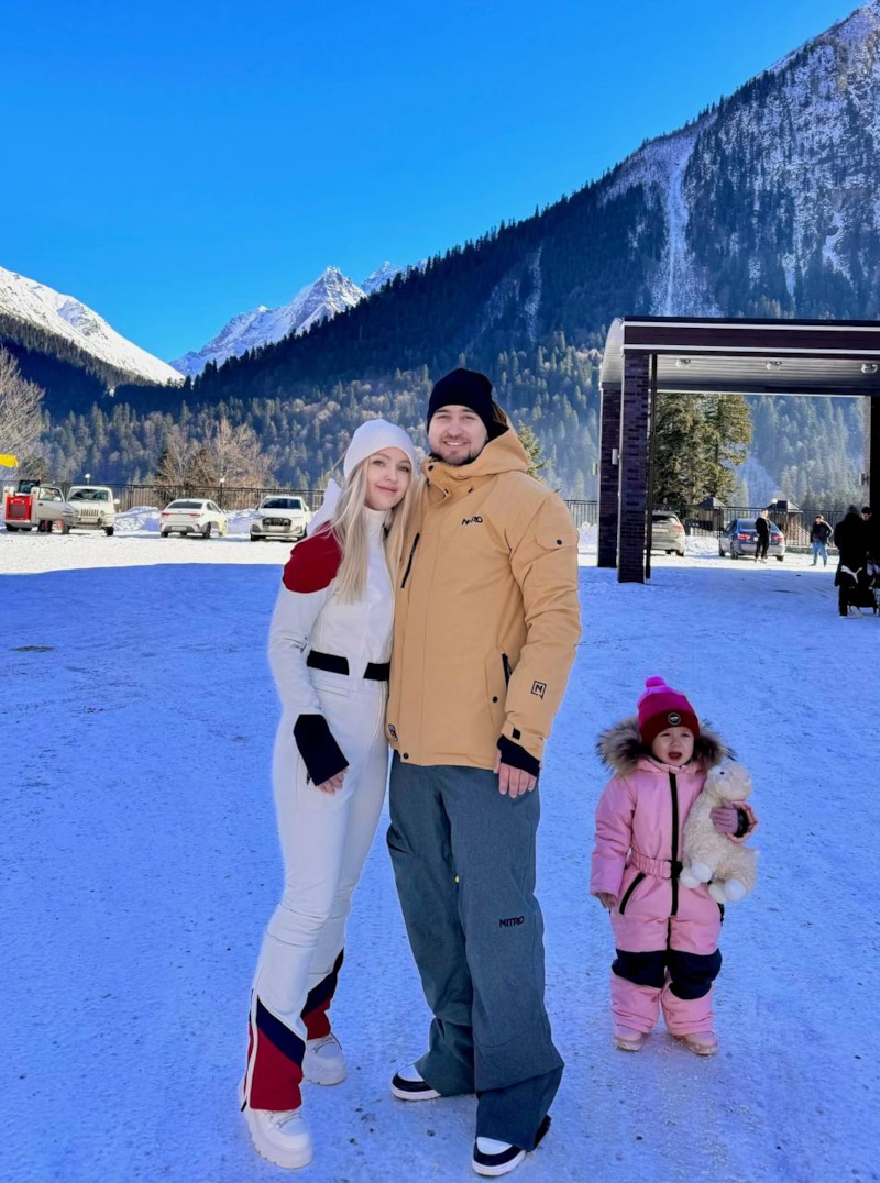 Алиса Лисова, муж Артем и дочь Милена Алиса Лисова, муж Артем и дочь Милена