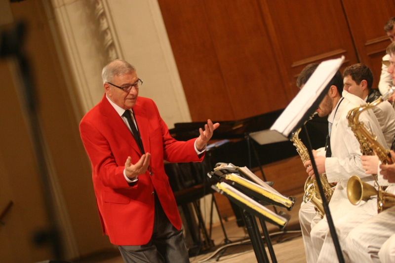 Дирижер Георгий Гаранян