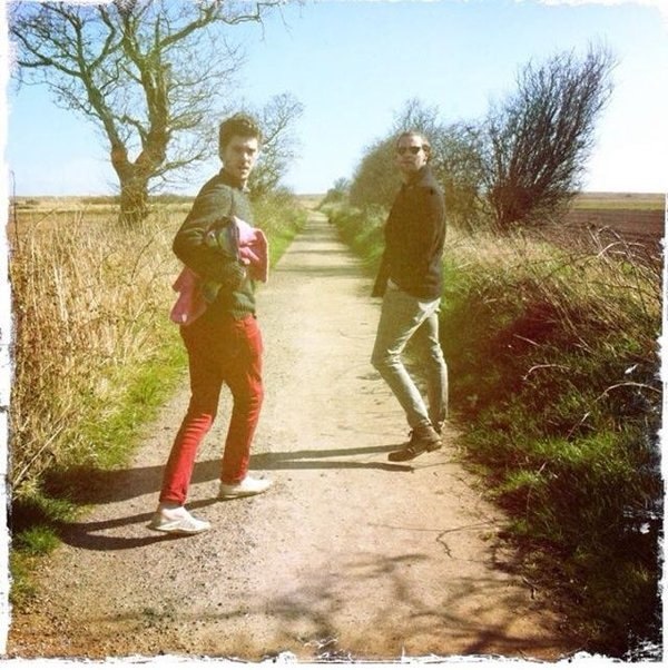 Том Бейтман с братом