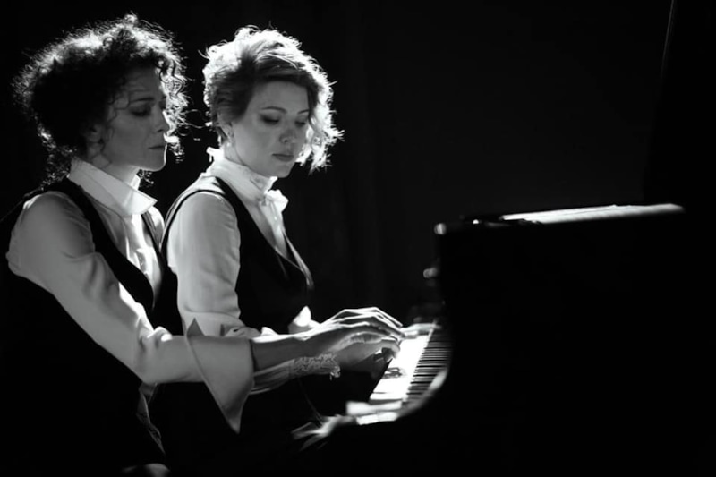 Полина Осетинская и Ксения Раппопорт Полина Осетинская и Ксения Раппопорт