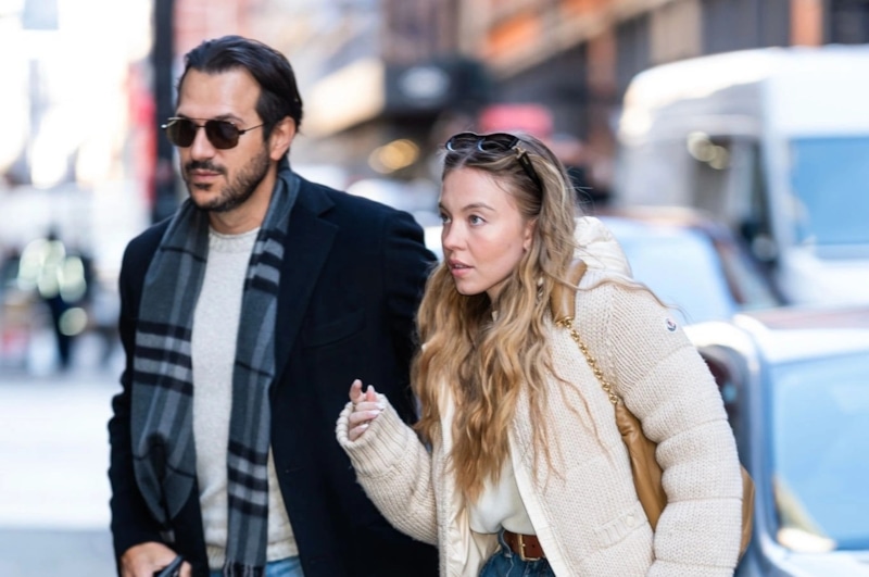 Бросившую жениха Сидни Суини застали на свидании 