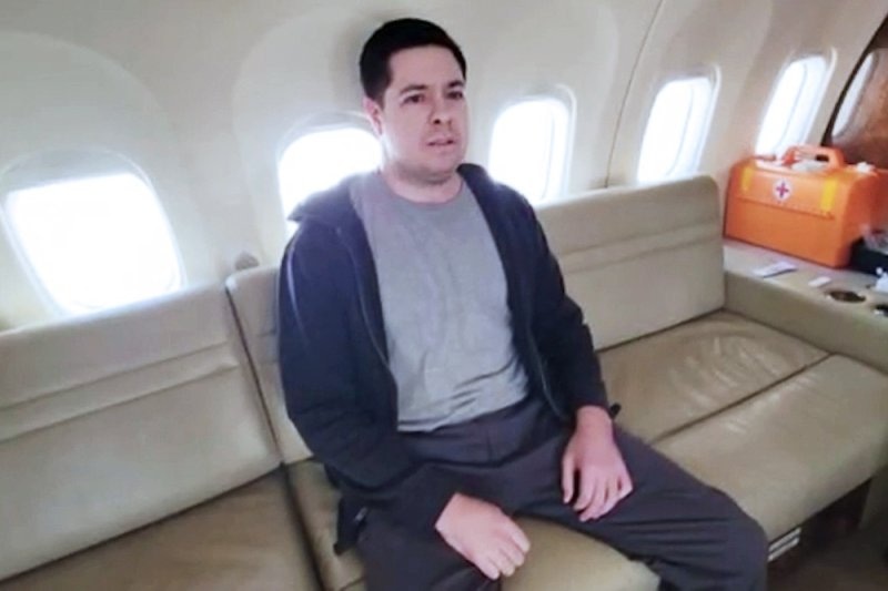 Артура Петрова обменяли на Ксению Карелину