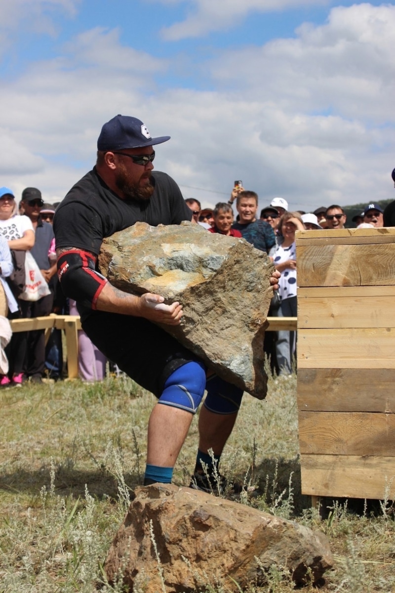 Денис Вагапов занимается силовым экстримом Денис Вагапов занимается силовым экстримом