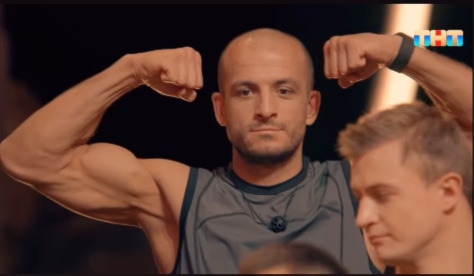 Алишер Хасанов в реалити-шоу «Титаны» на ТНТ Алишер Хасанов в реалити-шоу «Титаны» на ТНТ