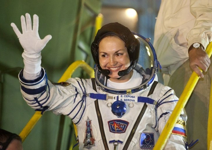 Космонавт Елена Серова Космонавт Елена Серова