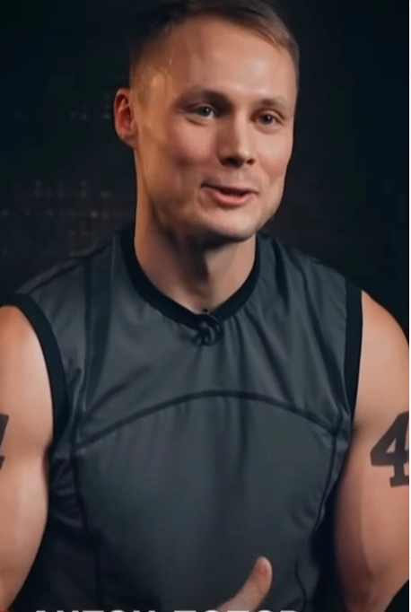 Антон Попов в реалити-шоу «Титаны» на ТНТ Антон Попов в реалити-шоу «Титаны» на ТНТ