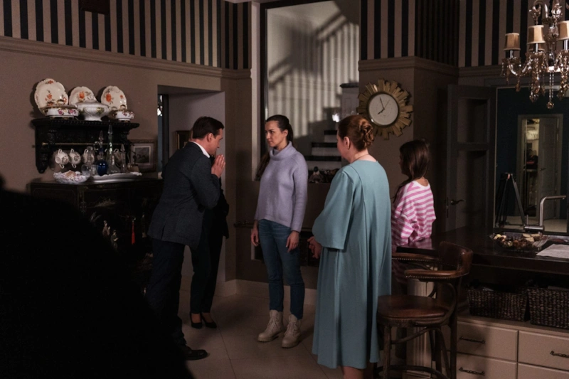 Кадр из сериала «На правах матери»