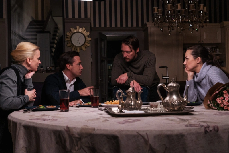 Кадр из сериала «На правах матери»