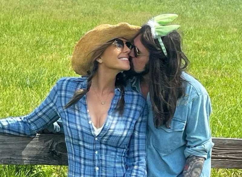 Элизабет Херли закрутила роман с Билли Сайрусом