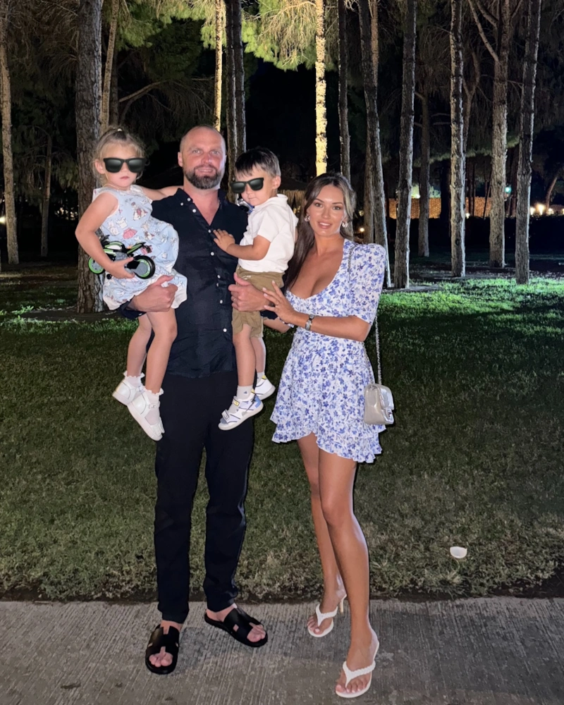 Мишель Серова с детьми