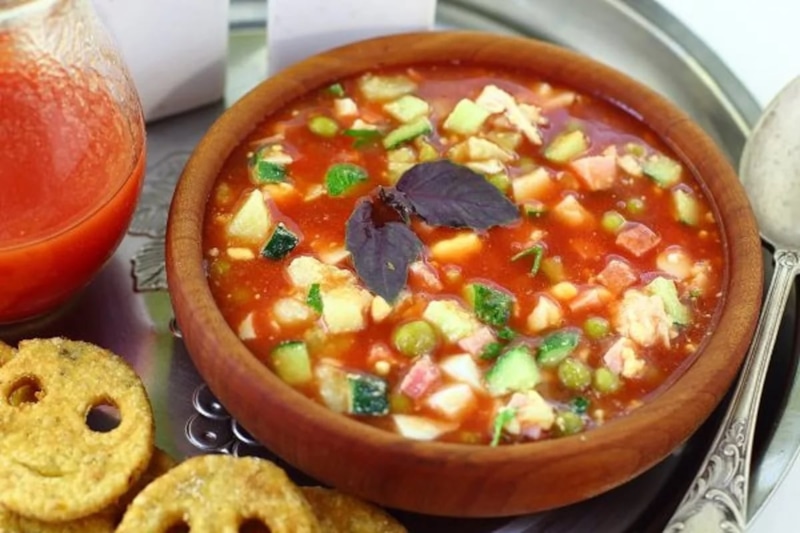 Окрошка на томатном соке: свежесть и пикантность