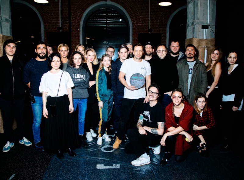 Роман Прыгунов на съемках сериала Happy End