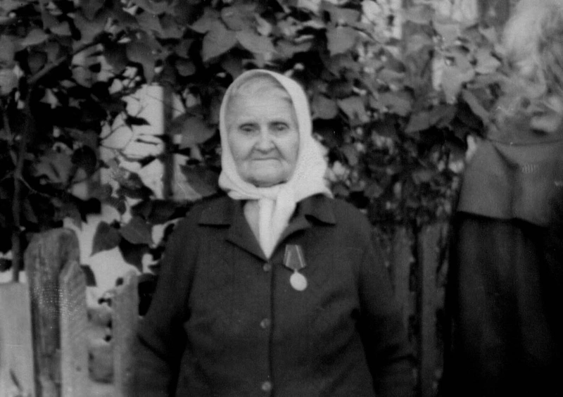 Епистиния Степанова — кавалер ордена «Мать-героиня» Епистиния Степанова — кавалер ордена «Мать-героиня»