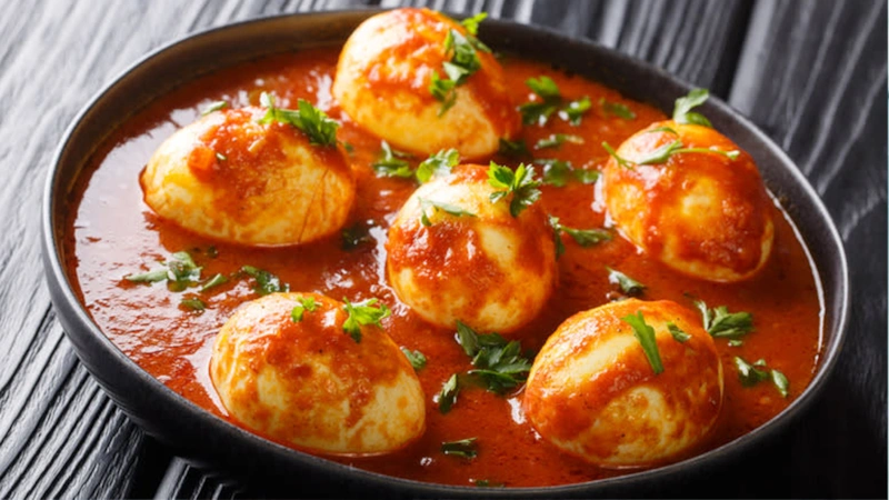 Яйца в соусе карри: азиатский стиль