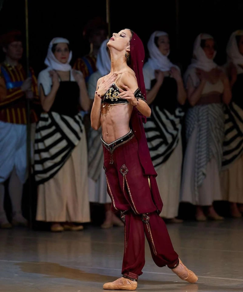 Мария Хорева в балете «Баядерка»