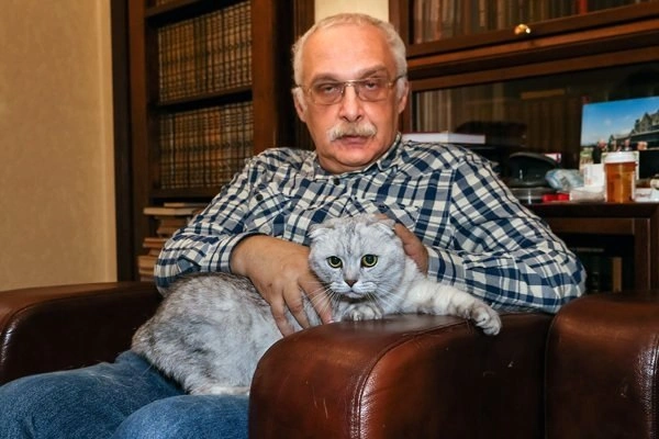 Александр Друзь с котом Александр Друзь с котом