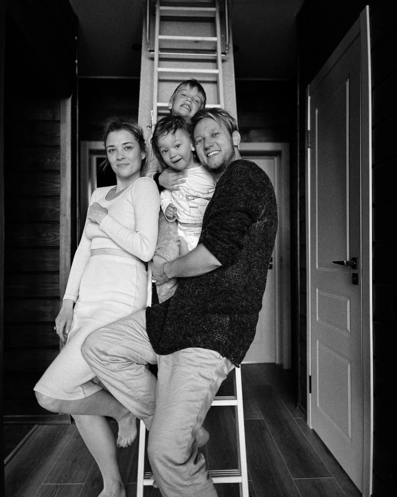 Екатерина Корзина с мужем Алексеем и детьми