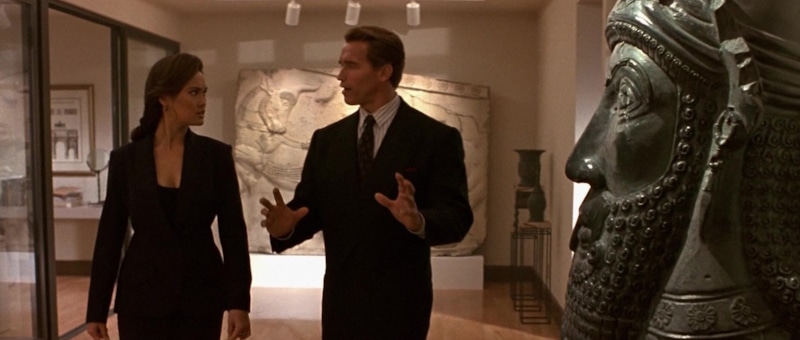 Тиа Каррере и Арнольд Шварценеггер в фильме «Правдивая ложь»