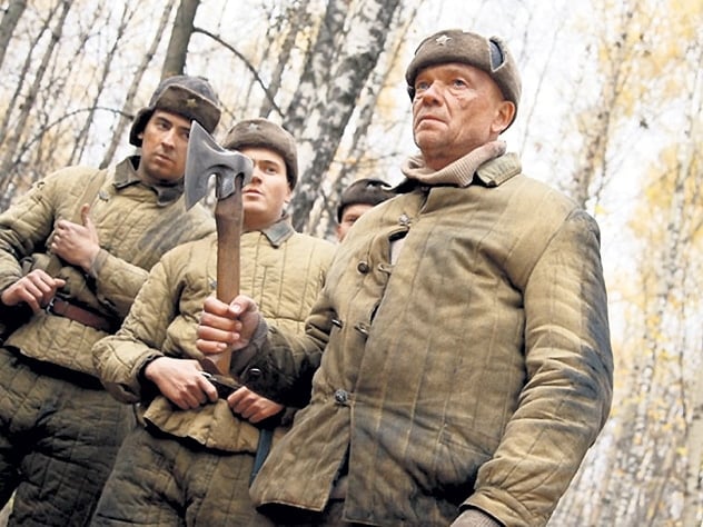 Андрей Смоляков в образе Дмитрия Овчаренко в сериале «Топор» Андрей Смоляков в образе Дмитрия Овчаренко в сериале «Топор»