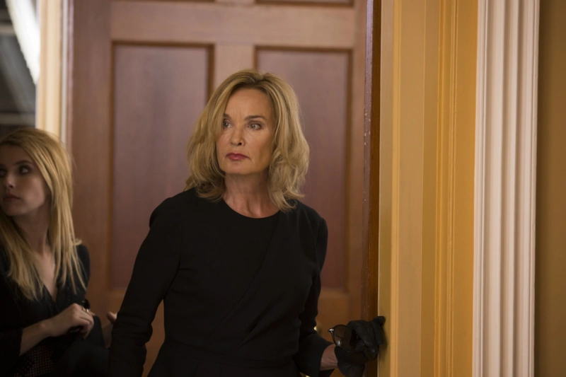 Джессика Лэнг в сериале «Американская история ужасов»