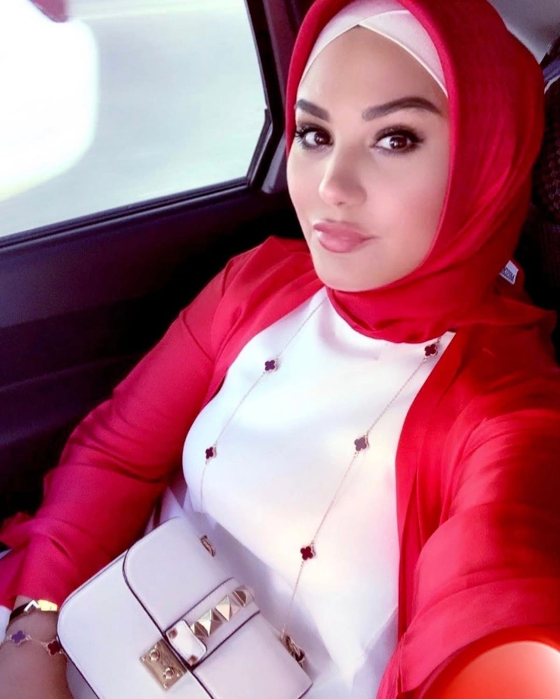 Певица Лаура Алиева Певица Лаура Алиева