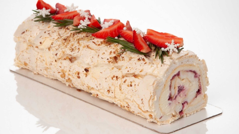 Рулет с ревенем: весеннее наслаждение